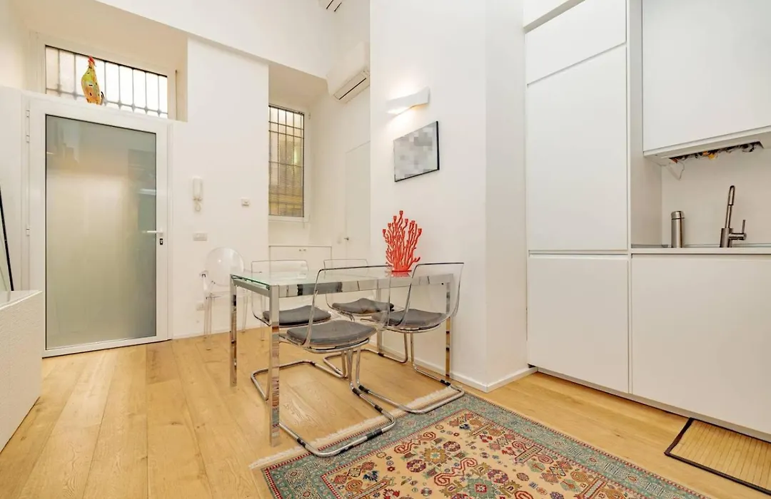 Cozy Apartment Near Bocconi-1